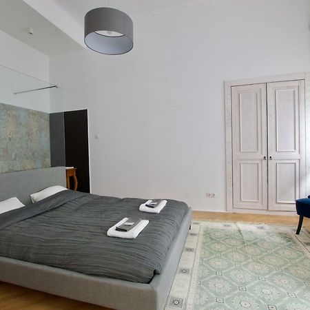 Luxury Apartment By Hi5 - Oktober 6 Street Budapest Exteriör bild