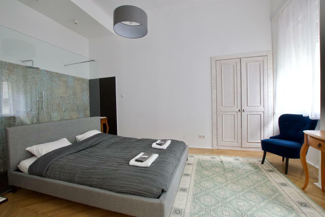 Luxury Apartment By Hi5 - Oktober 6 Street Budapest Exteriör bild